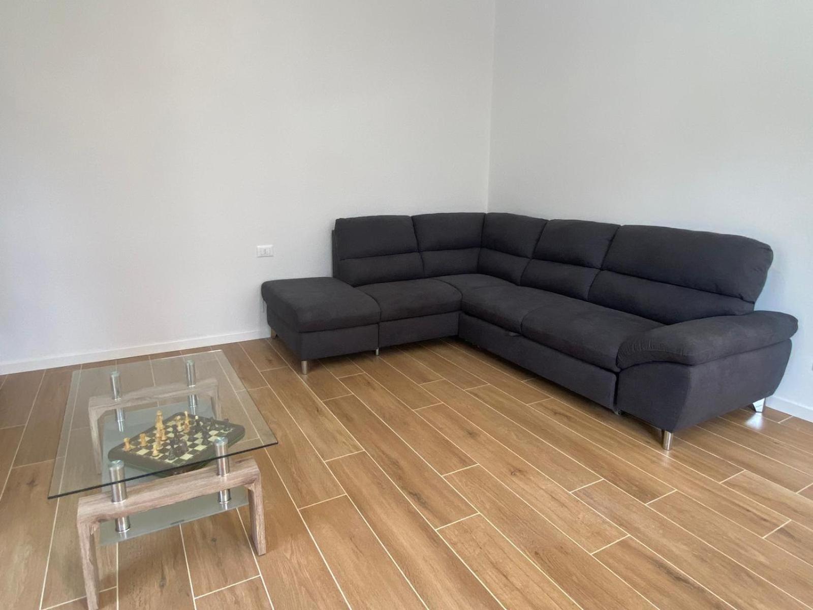 מנדלו דל לאריו Villa The Swan - Composed By 2 Apartments מראה חיצוני תמונה