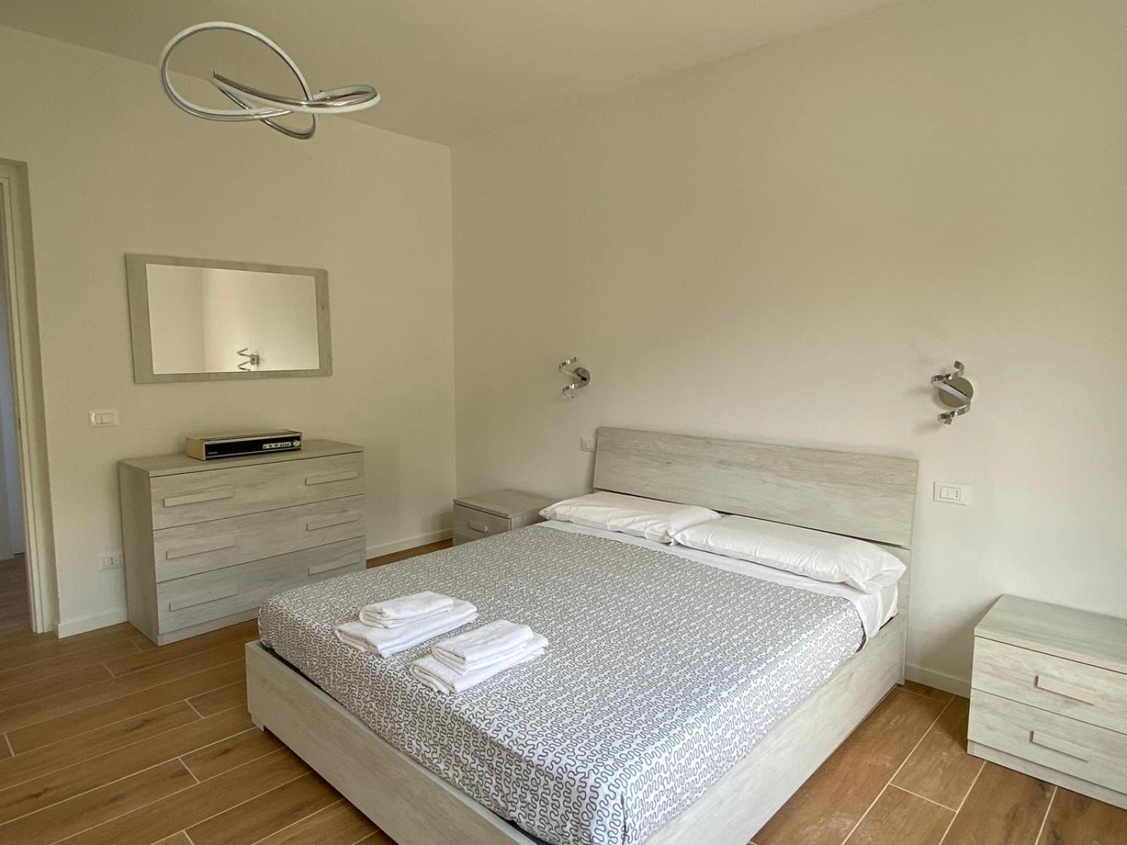 מנדלו דל לאריו Villa The Swan - Composed By 2 Apartments מראה חיצוני תמונה